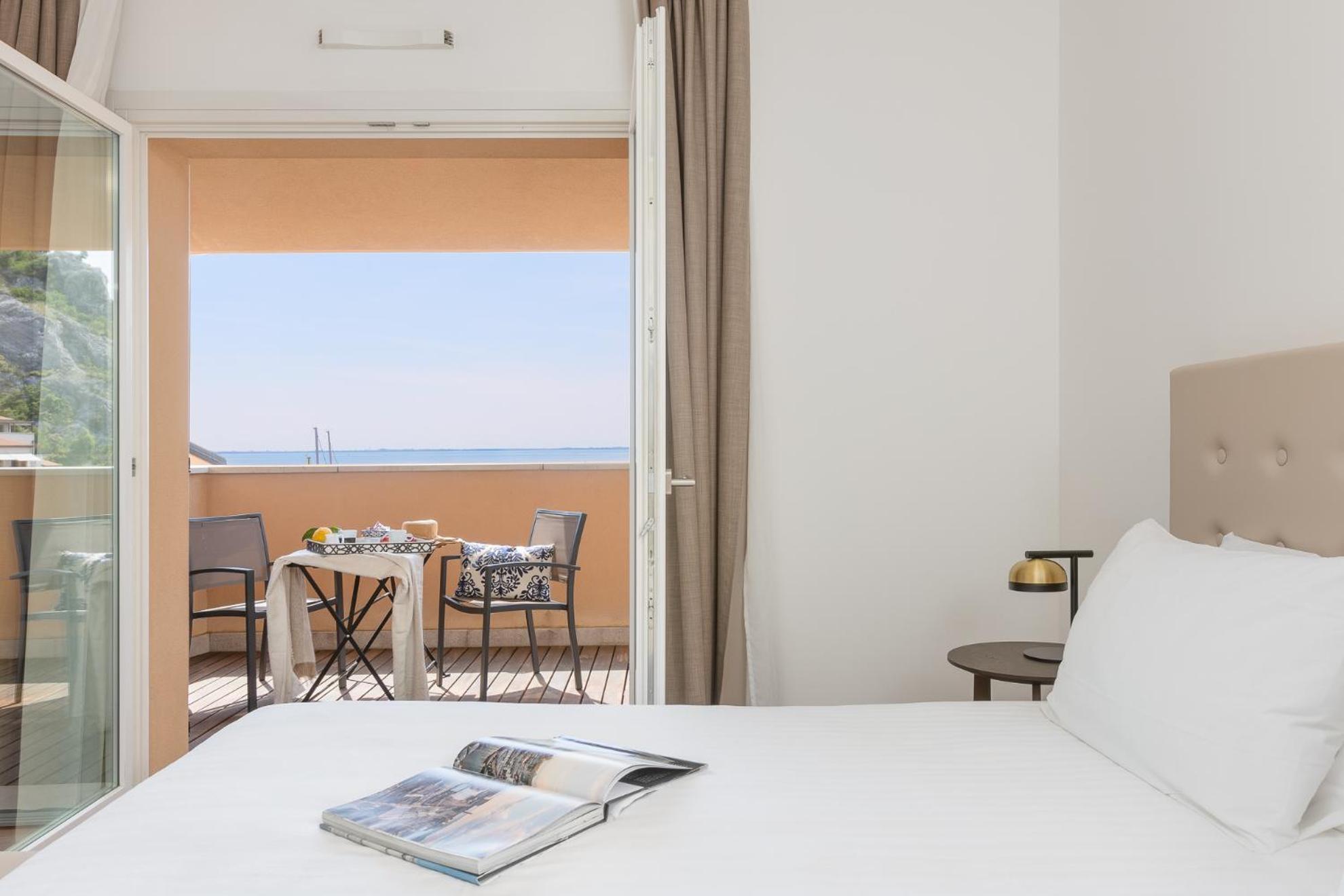 Portopiccolo Apartments Сістьяна Екстер'єр фото